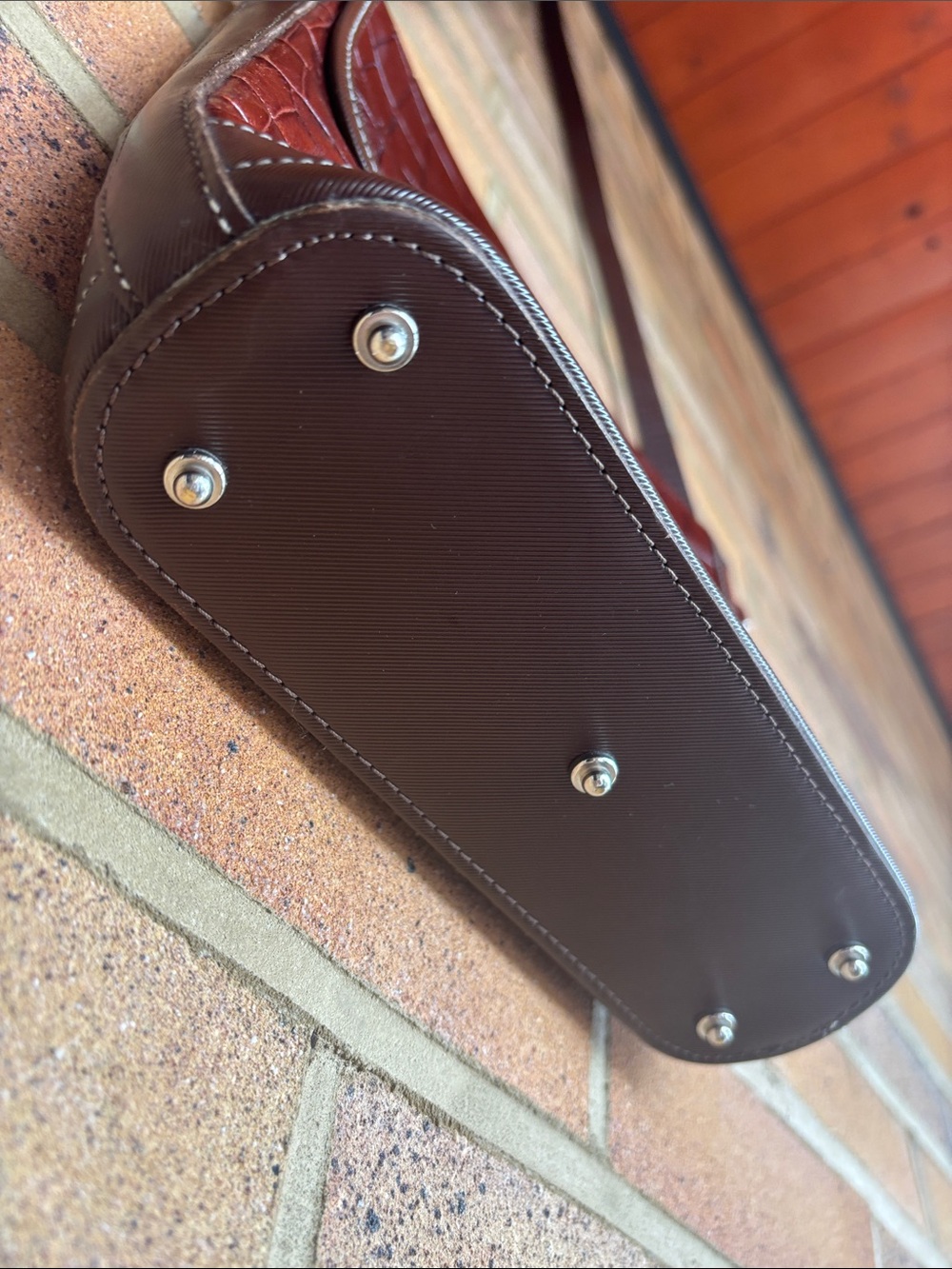 Vintage Dooney & Bourke Bayou Alligator Embossed Brown Leather Crossbody Bag, - Picture 6 of 15